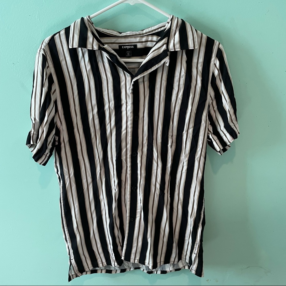NWOT GUESS striped button up shirt